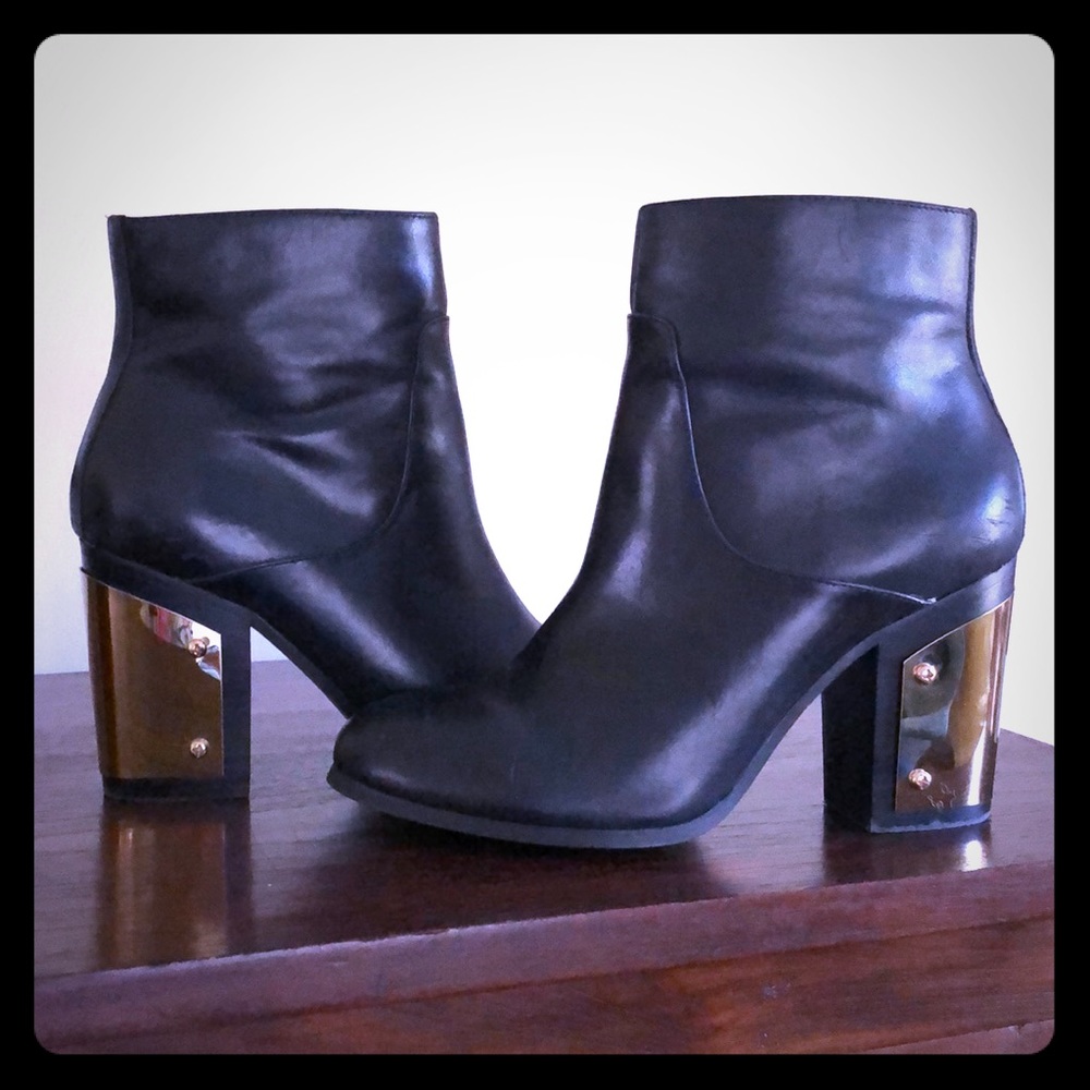 Cool black leather booties!